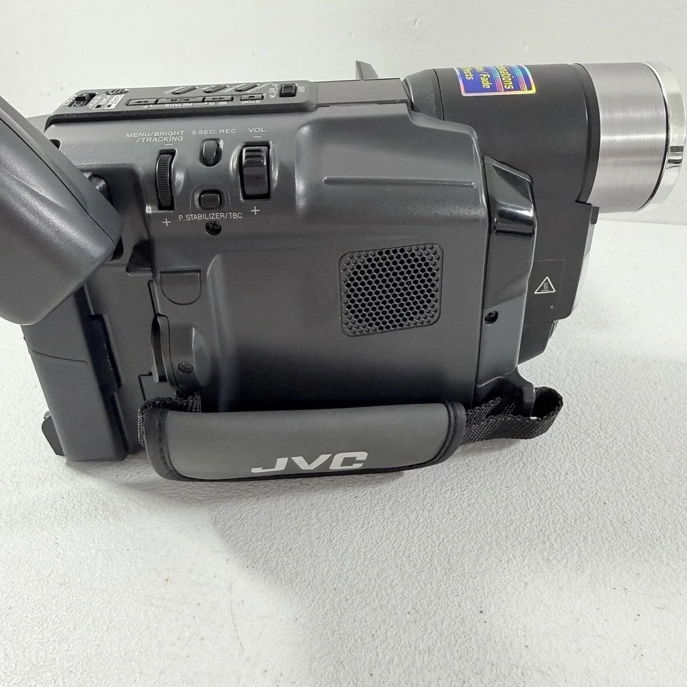 JVC GR-SXM240U Compact VHS-C SVHS-C Super VHS Camcorder W/ Extras FOR PARTS READ